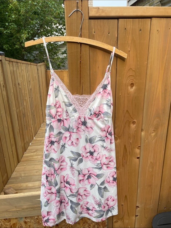 La Vie En Rose Other - La Vie En Rose Pink and Gray Floral Lace-Trim Chemise